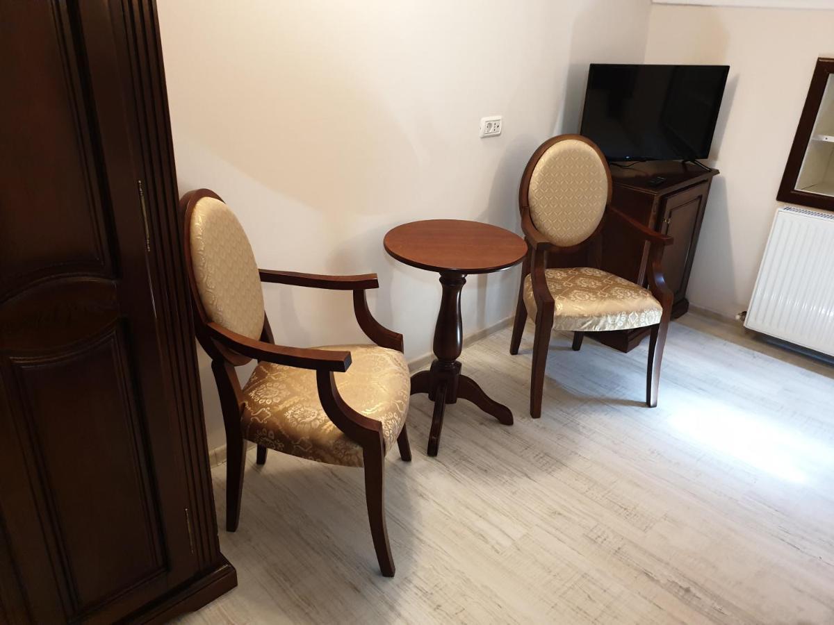 Vila Tisa Tismana Zimmer foto