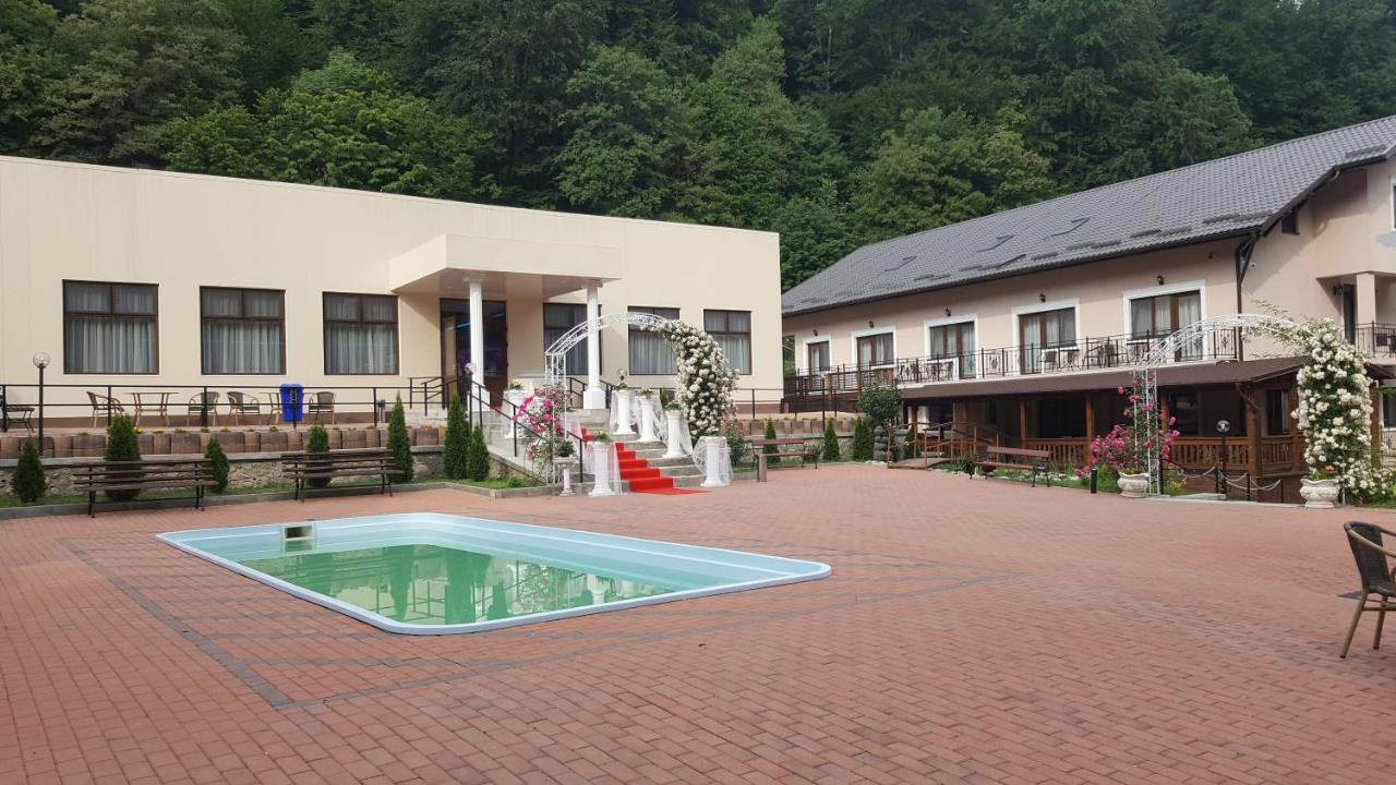 Vila Tisa Tismana Exterior foto