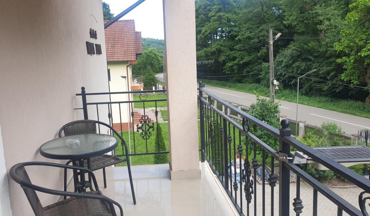 Vila Tisa Tismana Exterior foto