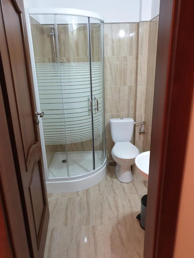 Vila Tisa Tismana Zimmer foto